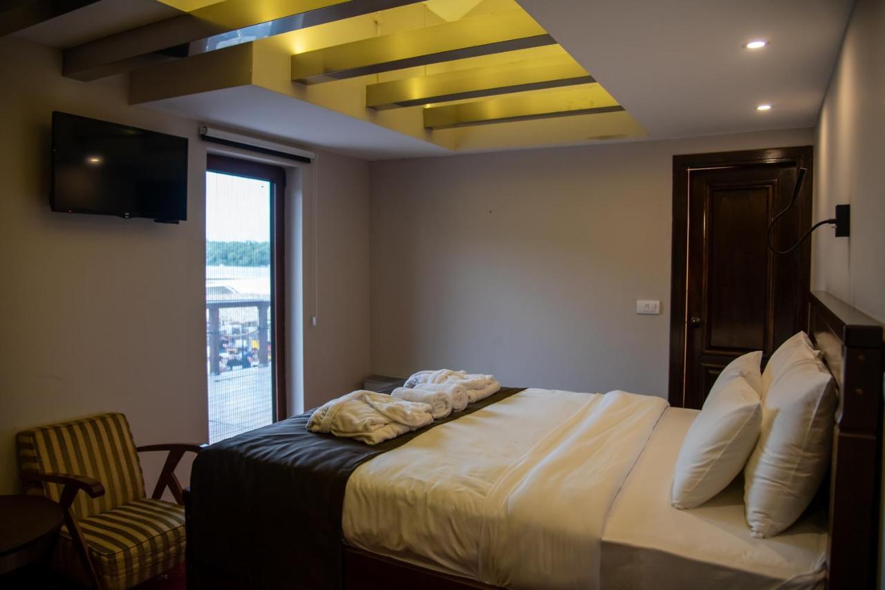 Bahus Inn Belgrad Exterior foto