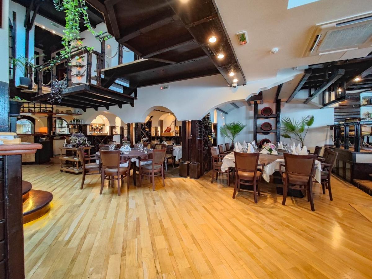 Bahus Inn Belgrad Exterior foto