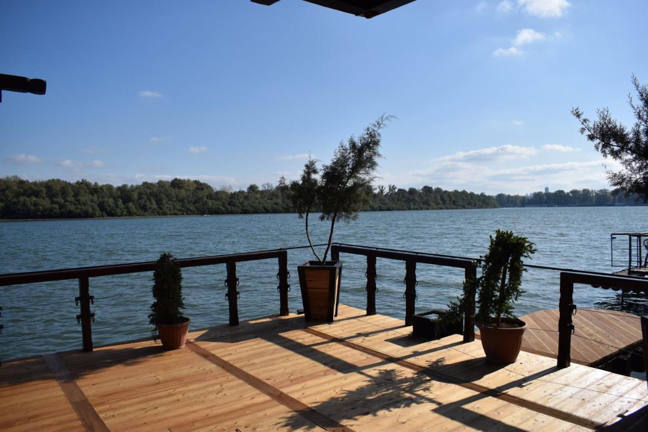 Bahus Inn Belgrad Exterior foto