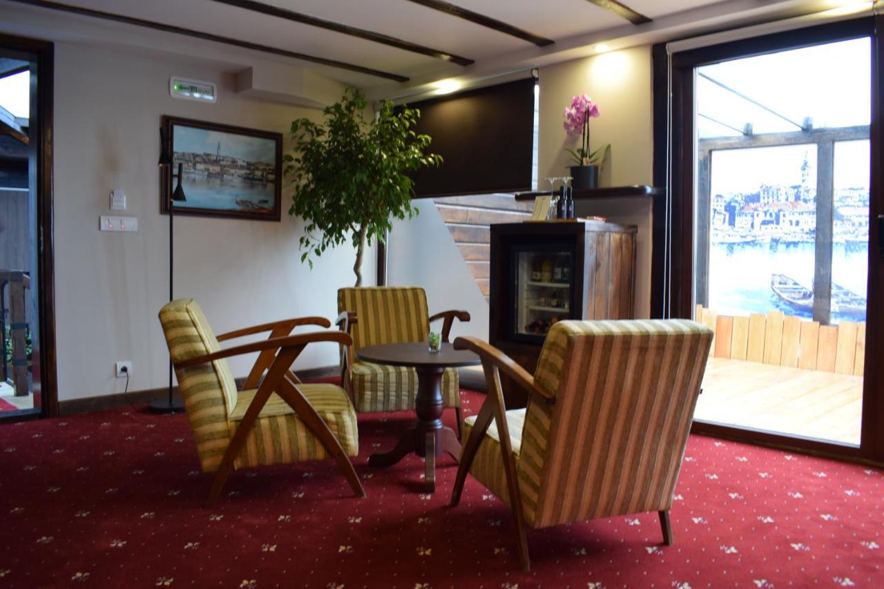 Bahus Inn Belgrad Exterior foto