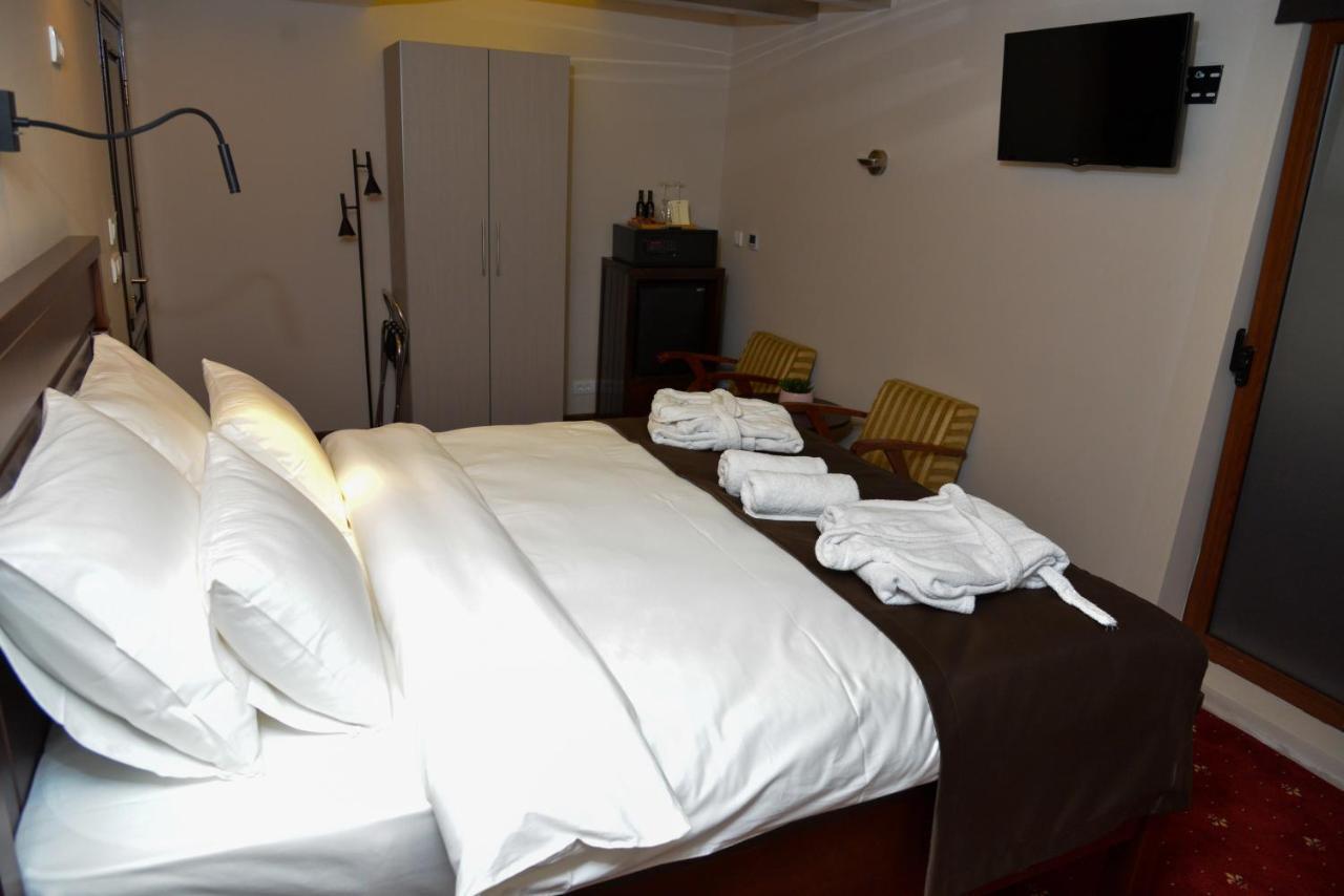 Bahus Inn Belgrad Exterior foto